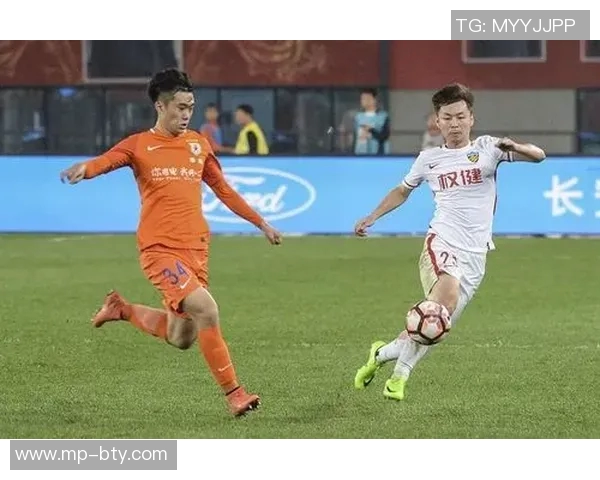 天津权建足球崛起之路探索球队发展与青训体系的成功经验与挑战 天津权建足球崛起之路探索球队发展与青训体系的成功经验与挑战